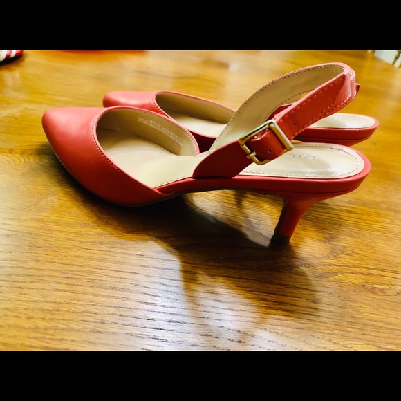 The Limited Sandals - Picture 5 of 8